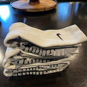 Mens Nike GRIP athletic crew socks, LG, white, 4 pairs